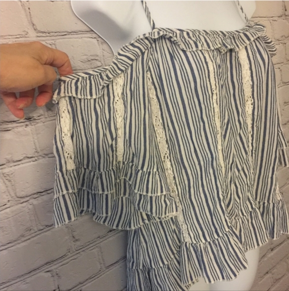 American Eagle Cold Shoulder Top - Picture 3 of 8